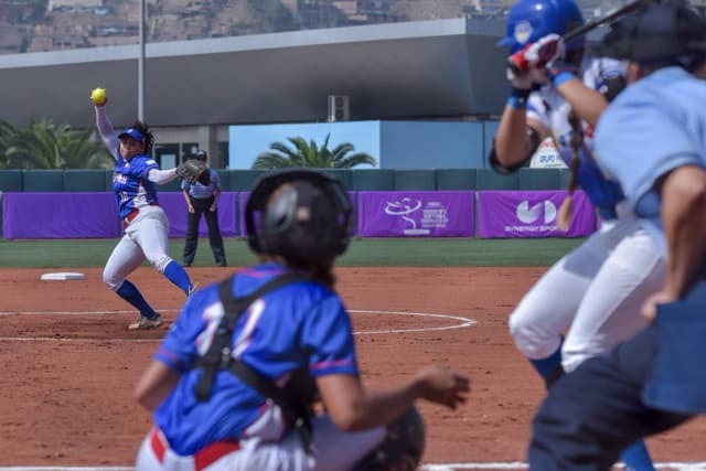 Blu Girls fall to Venezuela in Women's Softball World Cup opener - 10362 Live